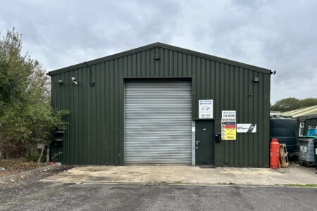 INDUSTRIAL / WAREHOUSE UNIT TO BE REFURBISHED